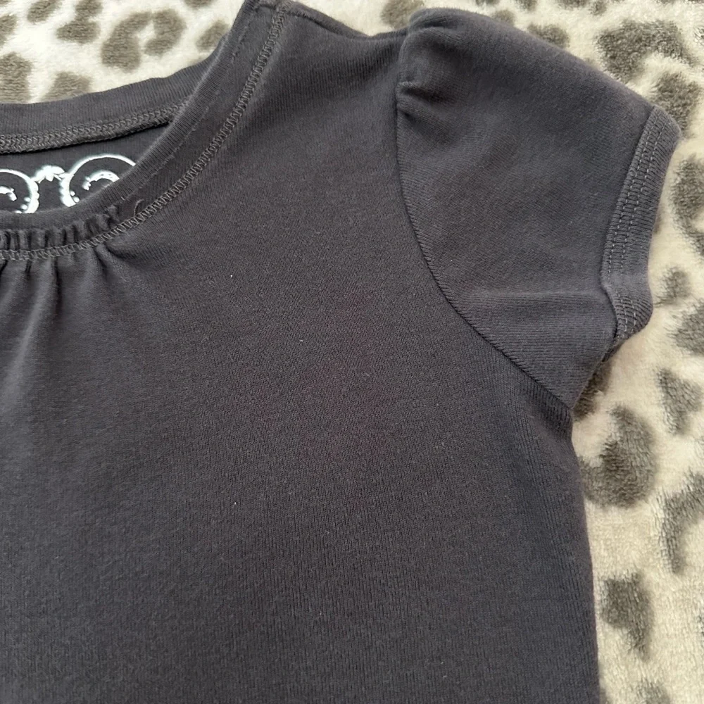 The Children’s Place Solid T-Shirt in Gray Size XS 4 Girls